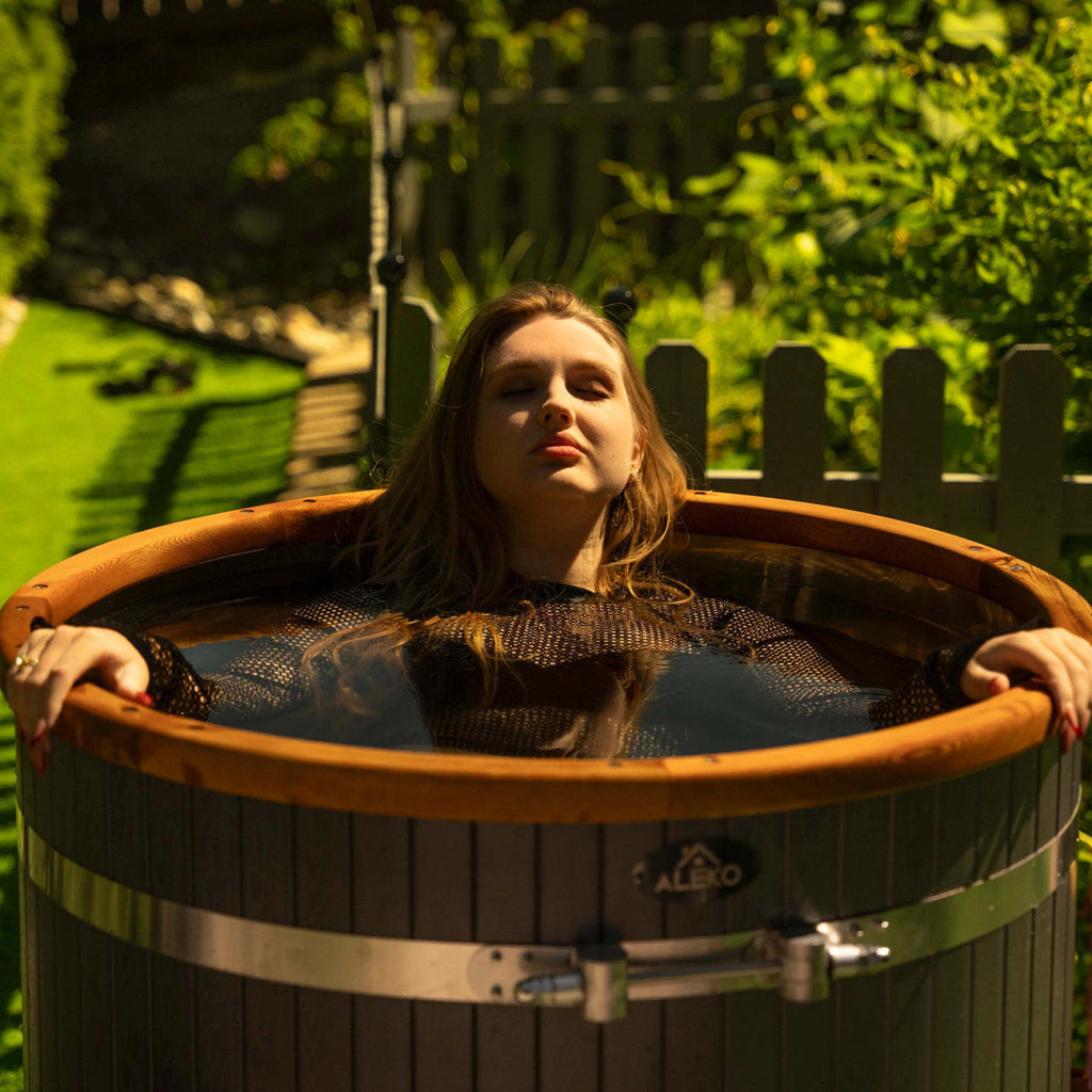 ALEKO Outdoor Wooden Ice Bath & Cold Plunge Tub